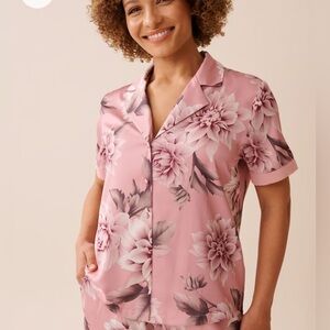 NWT La Vie En Rose Dahlia Print Satin and Chiffon sleep top and Pants set